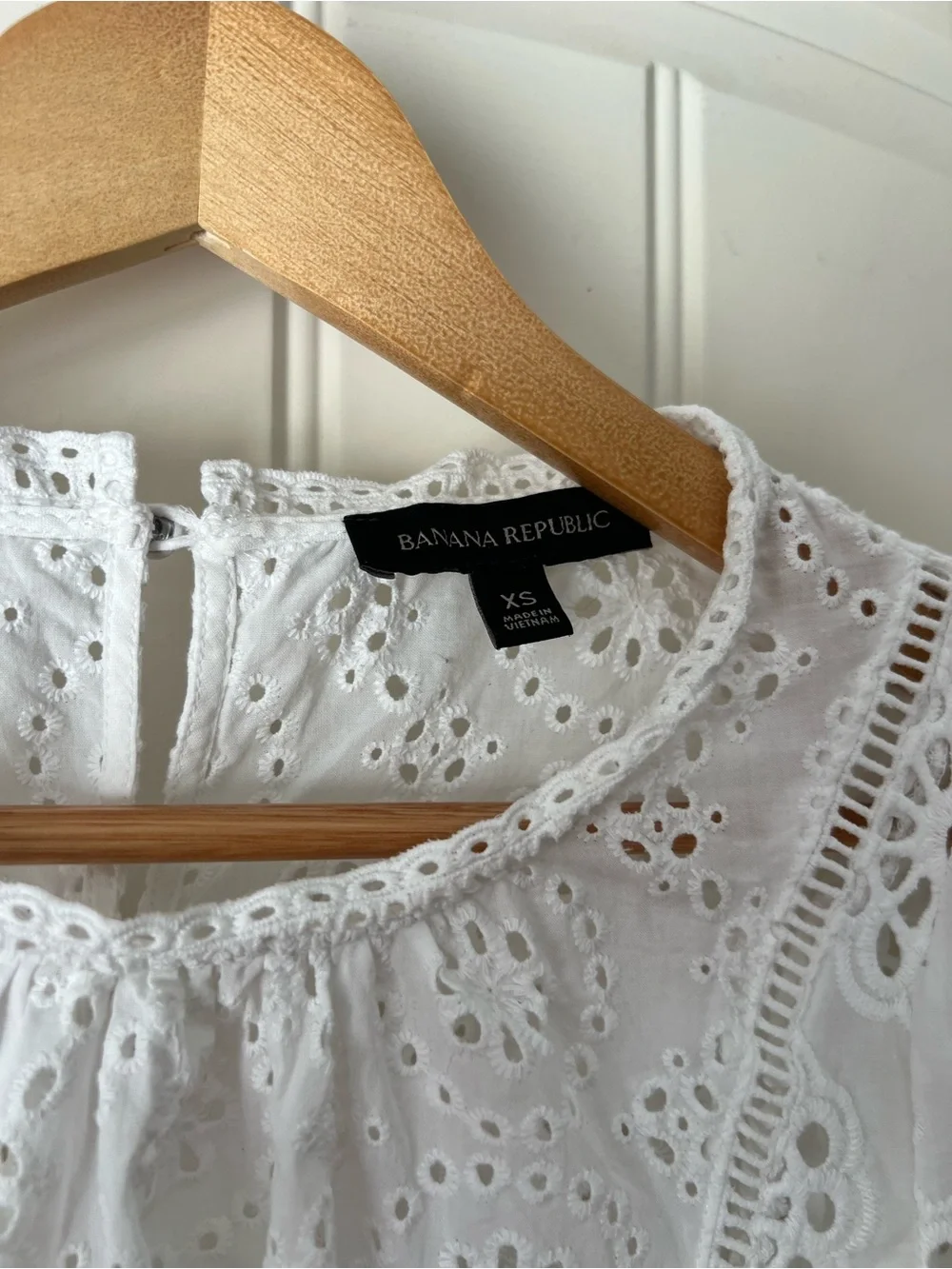 Banana Republic Women's White Eyelet Puff-Sleeve Top